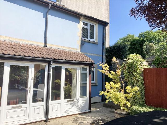 Chapel Court, Clevedon BS21, 2 bed end terrace house to rent, £1,250 pcm | PrimeLocation
