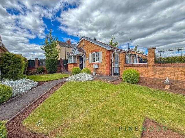 Chapel Close, Clowne S43, 2 bed detached bungalow to rent, £1,050 pcm | PrimeLocation