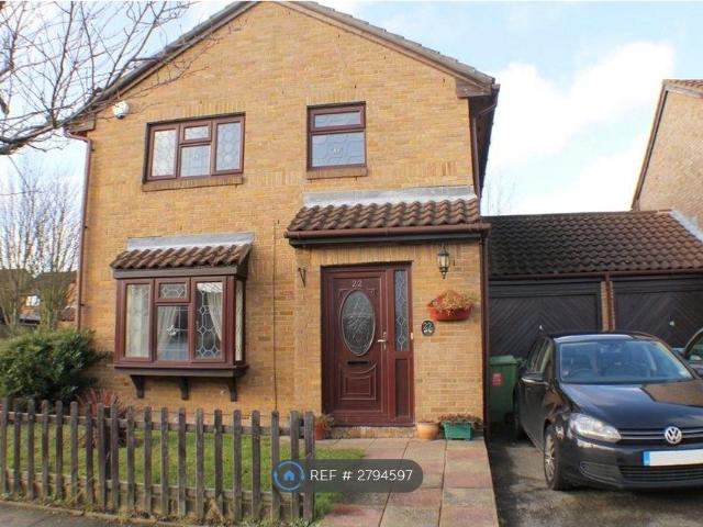 Chapel Farm Road, London SE9, 4 bed detached house to rent, £2,499 pcm | PrimeLocation