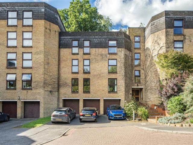 Chapel Fields, Charterhouse Road. 2 bed apartment to rent £1,625 pcm £375 pw