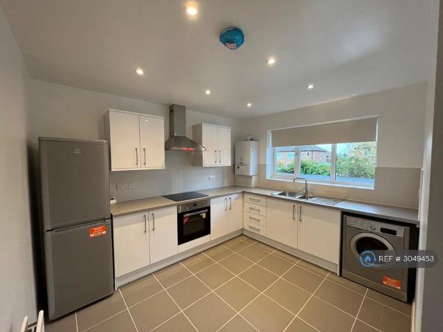 Chapel House, Newcastle Upon Tyne, NE5 3 bed flat to rent £900 pcm £208 pw