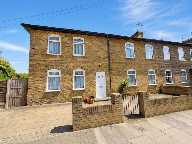 Chapel House Street, London 4 bed end of terrace house to rent £3,950 pcm £912 pw