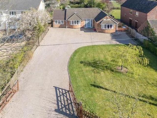 Chapel Lane, Barnacle, 3 Bedroom Detached