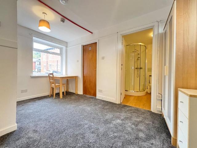 Chapel Lane, Headingley, Leeds, LS6 Studio to rent £695 pcm £160 pw