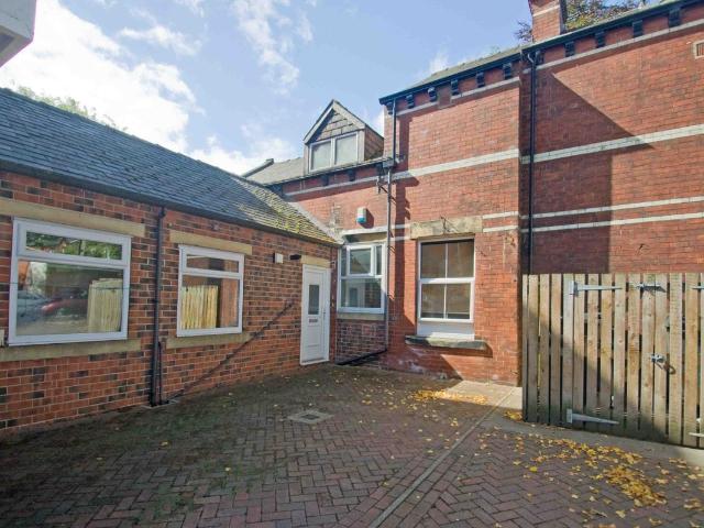 Chapel Lane, Headingley, Leeds LS6, Studio to rent, £725 pcm | PrimeLocation