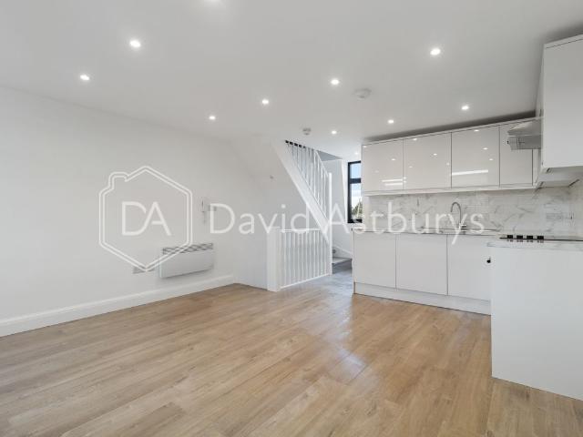 Chapel Market, Islington, London N1, 1 bed flat to rent, £2,300 pcm | PrimeLocation