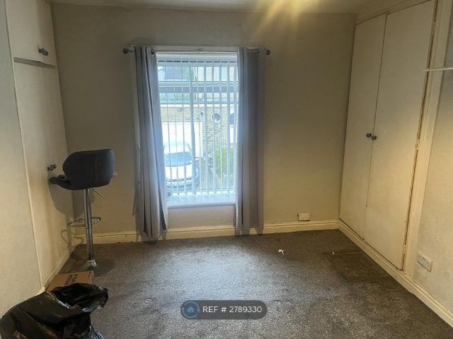 Chapel St, Bradford BD2, 2 bed terraced house to rent, £780 pcm | PrimeLocation