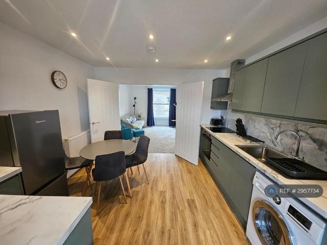 Chapel Street, Camborne, TR14 2 bed flat to rent £1,495 pcm £345 pw