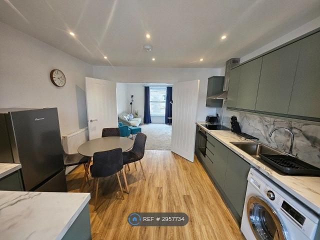 Chapel Street, Camborne TR14, 2 bed flat to rent, £1,495 pcm | PrimeLocation