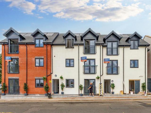 Chapel Street, Evesham 1 bed apartment to rent £825 pcm £190 pw