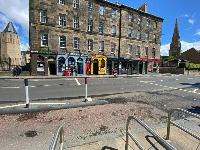 Chapel Street, Edinburgh, EH8 3 bed flat to rent £2,400 pcm £554 pw
