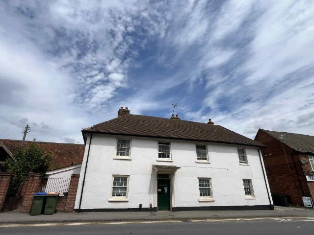 Chapel Street Farmhouse, Thatcham RG18, 1 bed flat to rent, £1,000 pcm | PrimeLocation