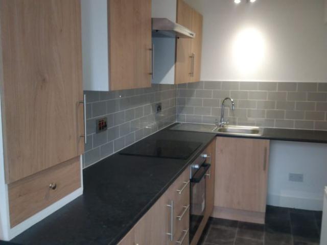 Chapel Street, Glossop SK13, 2 bed cottage to rent, £995 pcm | PrimeLocation