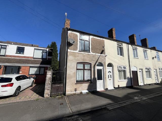 Chapel Street, Stourbridge, DY9 2 bed terraced house to rent £800 pcm £185 pw