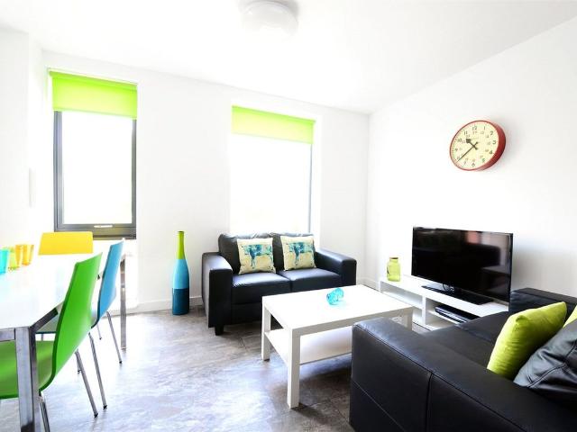 Chapel Street, Salford M3, 1 bed flat to rent, £758 pcm | PrimeLocation