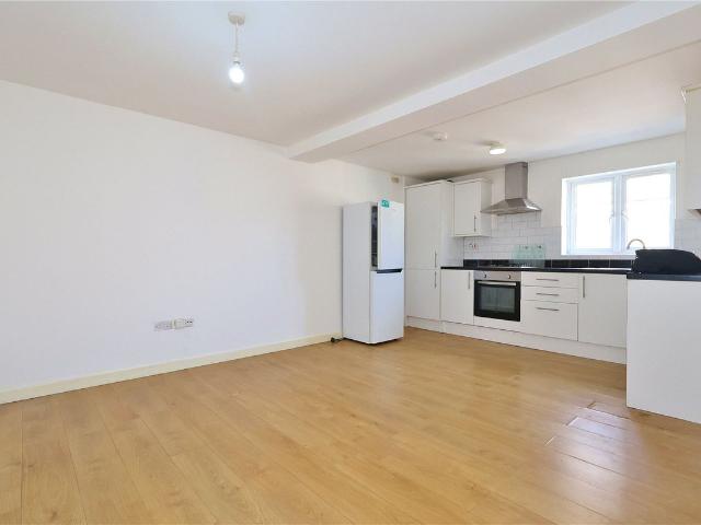 Chapel Street, Woking, Surrey GU21, 2 bed flat to rent, £1,400 pcm | PrimeLocation