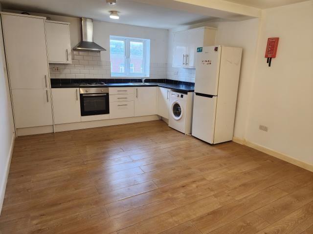 Chapel Street, Woking, Surrey GU21, 2 bed flat to rent, £1,500 pcm | PrimeLocation