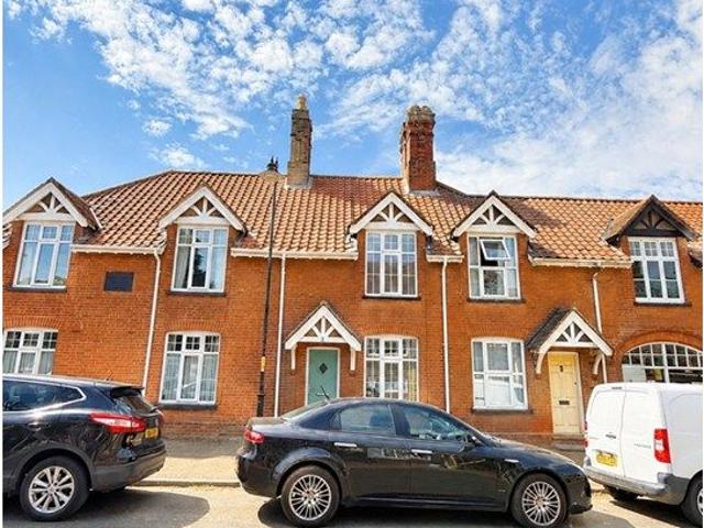 Chapel Place, Norwich NR14, 2 bed terraced house to rent, £1,200 pcm | PrimeLocation