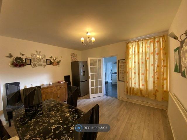 Chapel Road, Hounslow TW3, 4 bed terraced house to rent, £2,595 pcm | PrimeLocation