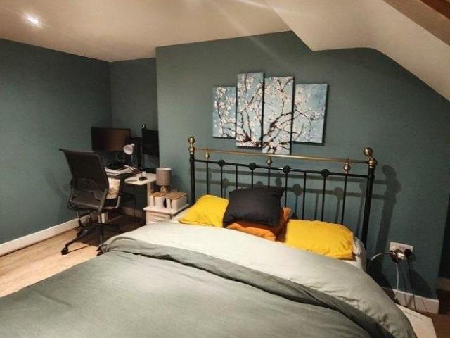 Chapel Way 4 bed house share to rent £3,600 pcm £831 pw