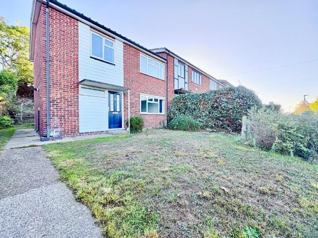 Chapelfields, Stanstead Abbotts, WARE 3 bed house to rent £2,500 pcm £577 pw