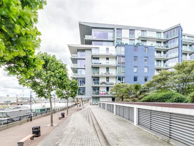 Chapelier House, Eastfields Avenue. 3 bed flat to rent £4,000 pcm £923 pw