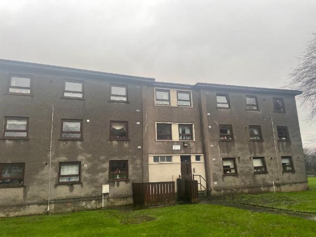 Chapelle Crescent, Tillicoultry. 4 bed flat to rent £800 pcm £185 pw