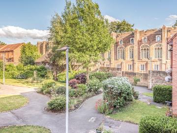Chapelmount Road, Woodford Green IG8, 2 bed maisonette to rent, £1,650 pcm | PrimeLocation