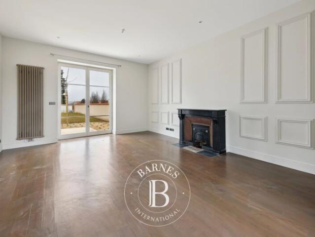Chaponnay, Maison 4 Chambres 168 m² en location