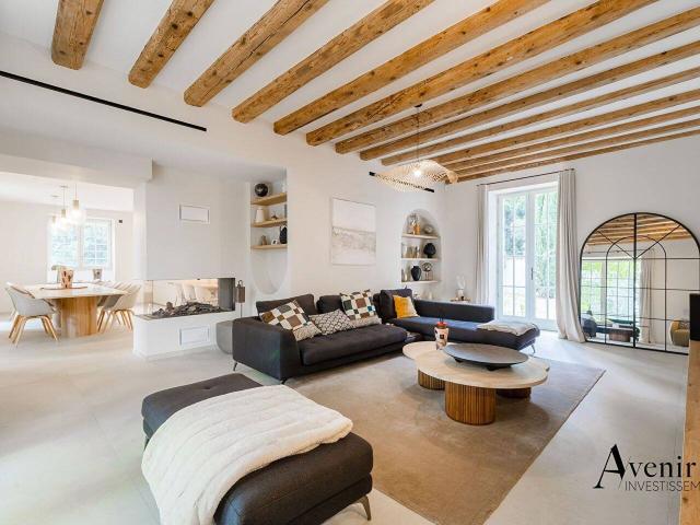 CHAPONOST MAISON DE MAÎTRE 455 m2 8 CHAMBRES PISCINE
