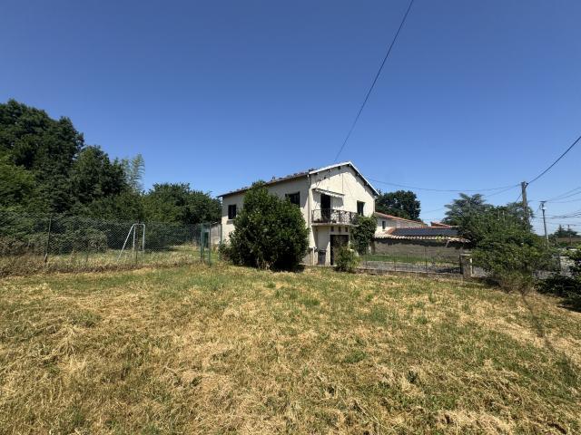 CHAPONOST Un écrin de verdure pour réaliser la maison de vos rêves