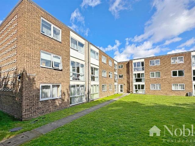 Chaplaincy Gardens, Hornchurch RM11, 2 bed flat to rent, £1,550 pcm | PrimeLocation