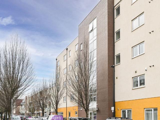 Chaplin Court, Bow, London E3, 1 bed flat to rent, £2,100 pcm | PrimeLocation
