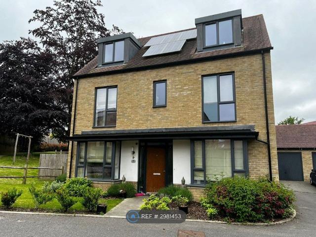 Chaplin Place, Coulsdon CR5, 5 bed detached house to rent, £3,900 pcm | PrimeLocation