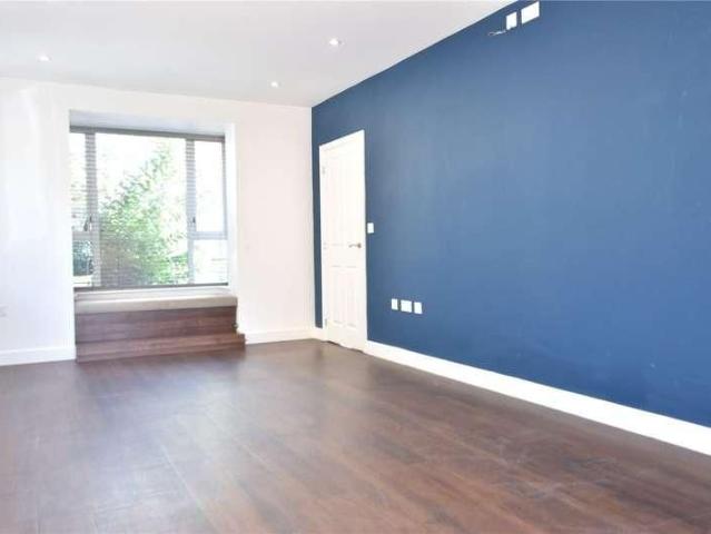 Chaplin Place, Coulsdon, CR5