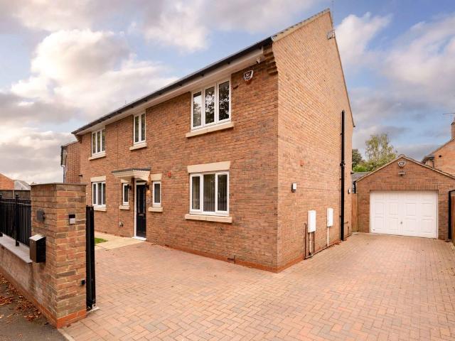 Chaplins Lane, Kettering NN14, 4 bed property to rent, £1,800 pcm | PrimeLocation
