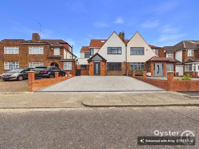 Chapman Crescent, Harrow HA3, 5 bed terraced house to rent, £4,000 pcm | PrimeLocation