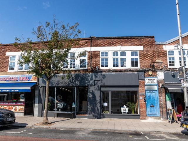 Chapman House, Twickenham TW1, 2 bed flat to rent, £2,200 pcm | PrimeLocation