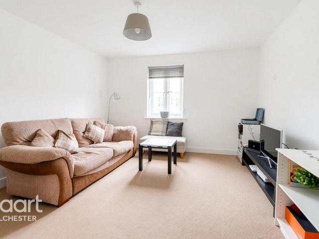 Chapman Place, Colchester 2 bed flat to rent £1,100 pcm £254 pw