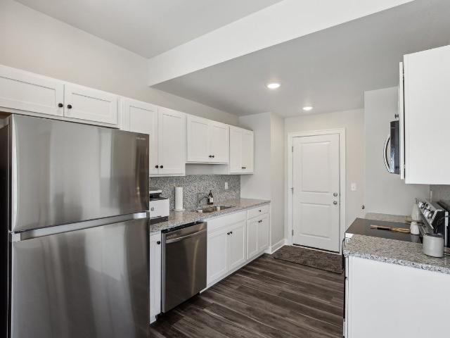 Chapman Ridge Townhomes 3 Bedroom Apartment for Rent at 236 Se Little Garden Ln, Blue Springs, MO 64064