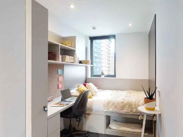 Chapter Ealing, London Has an Apartment