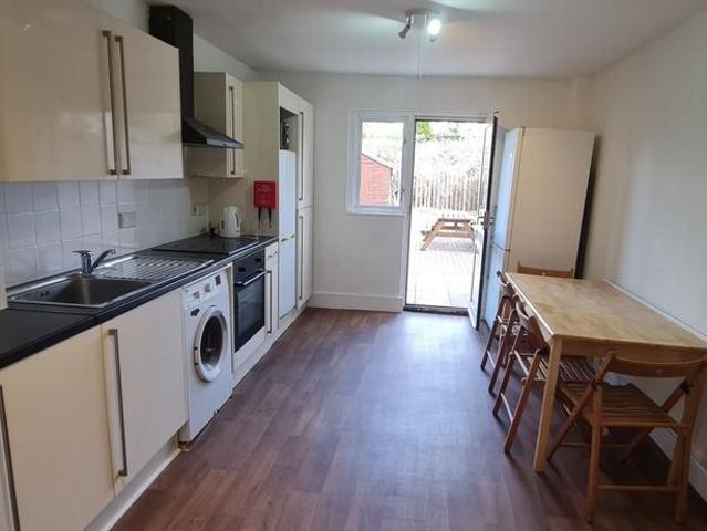 Chapter Road, London NW2 4 bed house to rent £3,300 pcm £762 pw