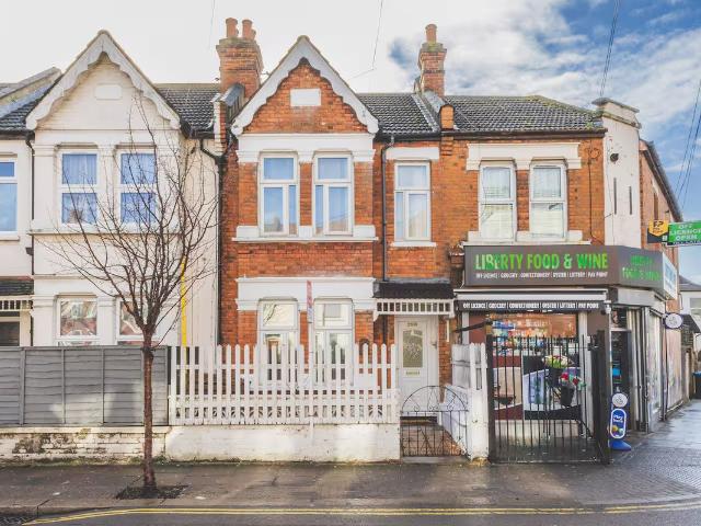 Chapter Road, London NW2, 2 bed terraced house to rent, £2,750 pcm | PrimeLocation