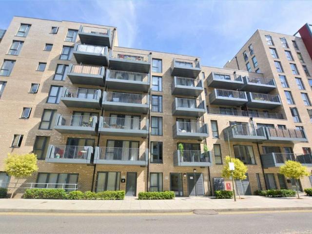 Charcot Road, London NW9 1 bed flat to rent £1,650 pcm £381 pw