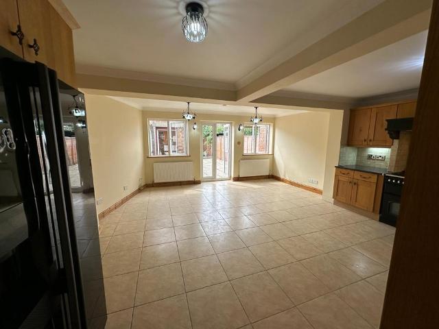 Charcroft Gardens, Enfield EN3 4 bed semi detached house to rent £2,800 pcm £646 pw