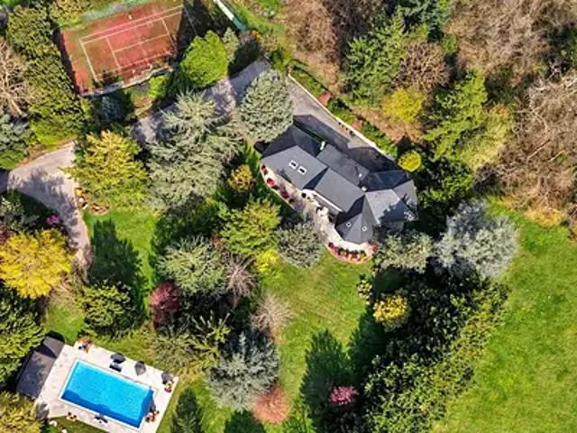 Charantonnay 38790 Achat / Vente maison 9 pièces t9 piscine terrasse