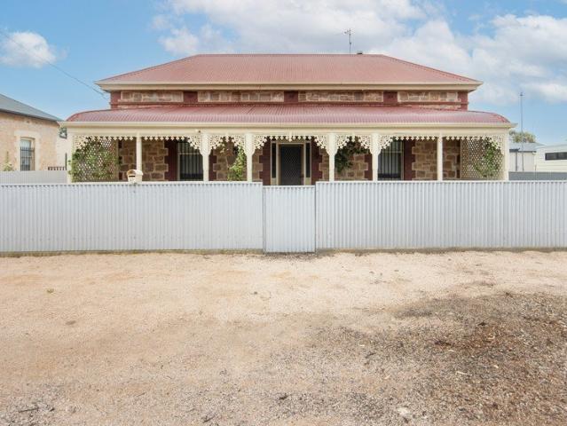 CHARACTER COTTAGE WITH TIMELESS CHARM & POTENTIAL