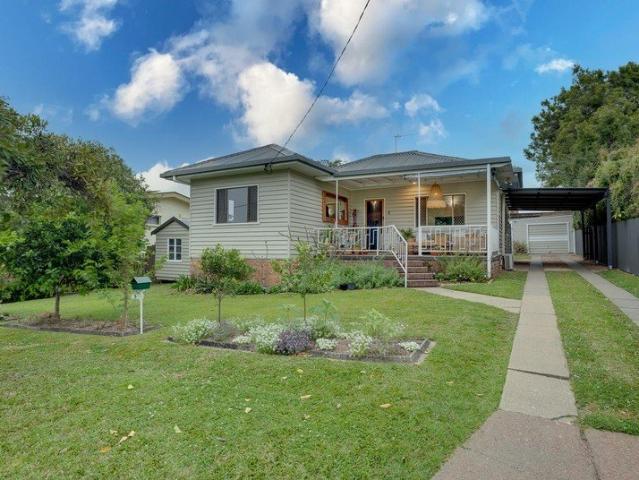 Character Cottage in the Heart of Chirn Park Endless Potential, Must Be Sold!