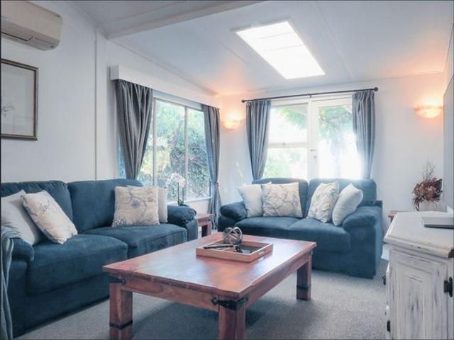 Character cottage in North Cottesloe Furnished, equipped and short stay options