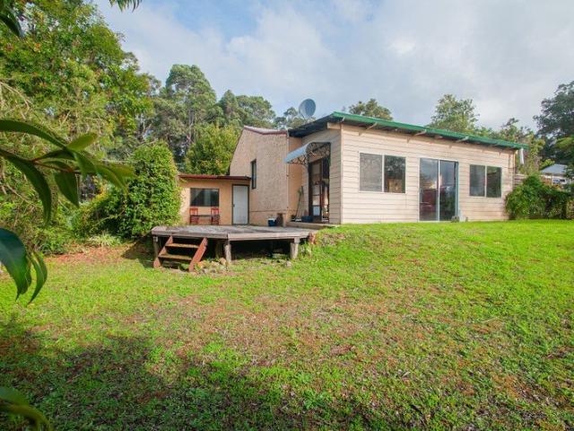 Character Country Cottage with Lifestyle Appeal